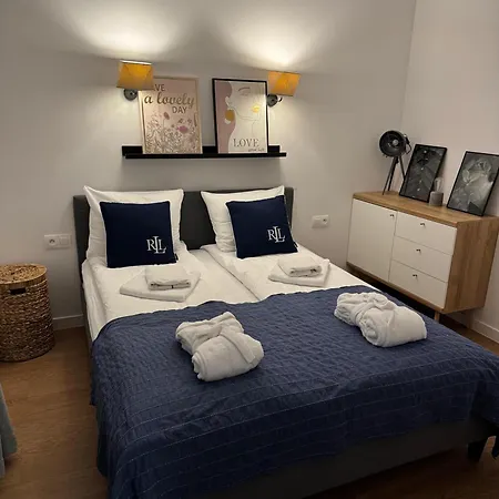 アパート Mb Z Basenem I Ogrodem サルビノボ